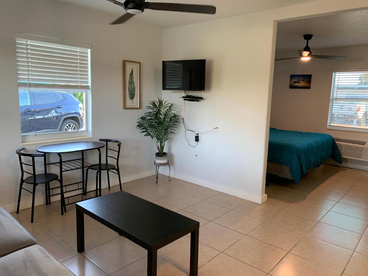 Poolside King Cottage With Kitchen - 10 Minutes To Beach! Fort Myers Exterior foto